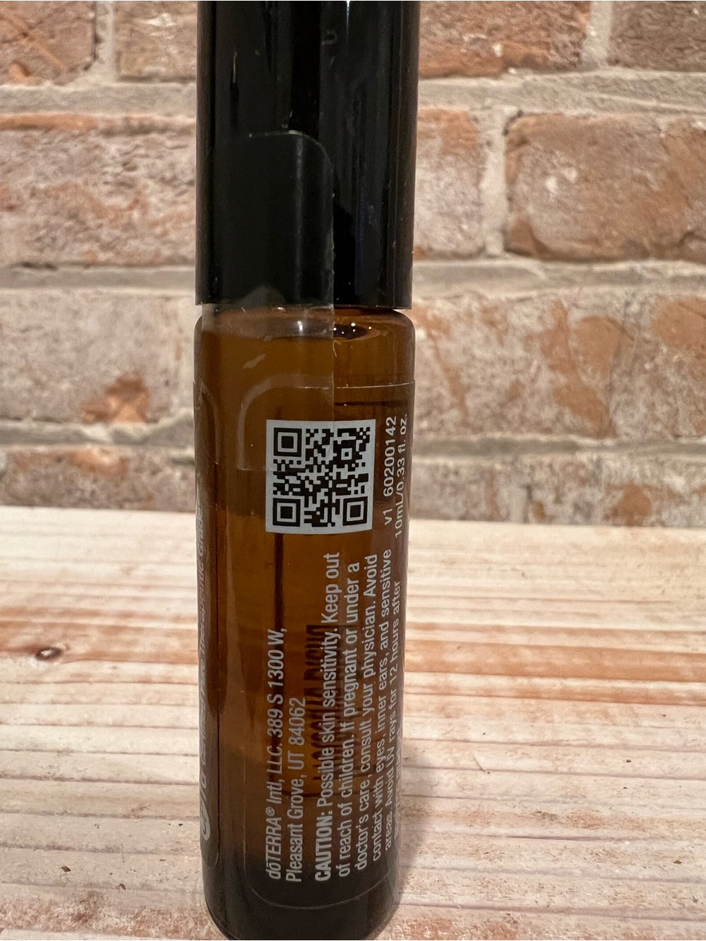 Doterra On Guard & AromaTouch — Brown Bottles with Blue and Red Labels - Picture 5 of 5
